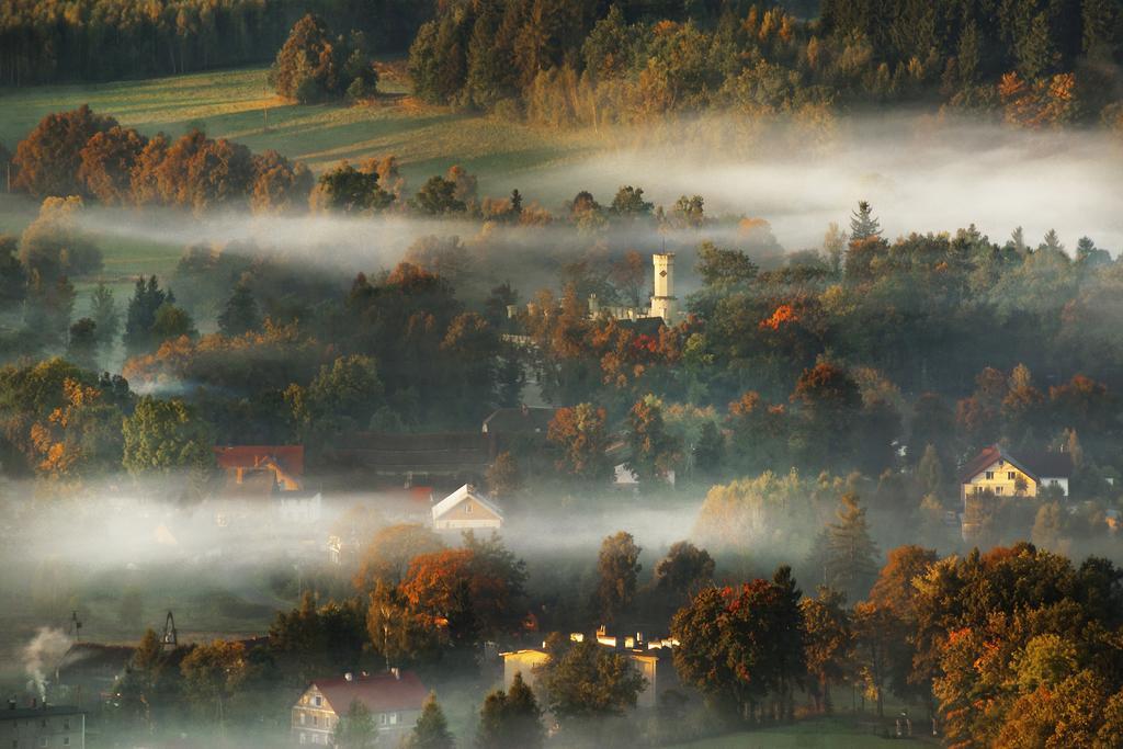 Zamek Karpniki Schloss Fischbach Lomnica  Kültér fotó